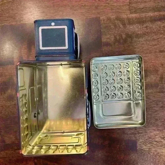 Vintage 2000 Hershey's Vehicle Series Canister #1 Milk Truck Candy Tin - Picture 6 of 6